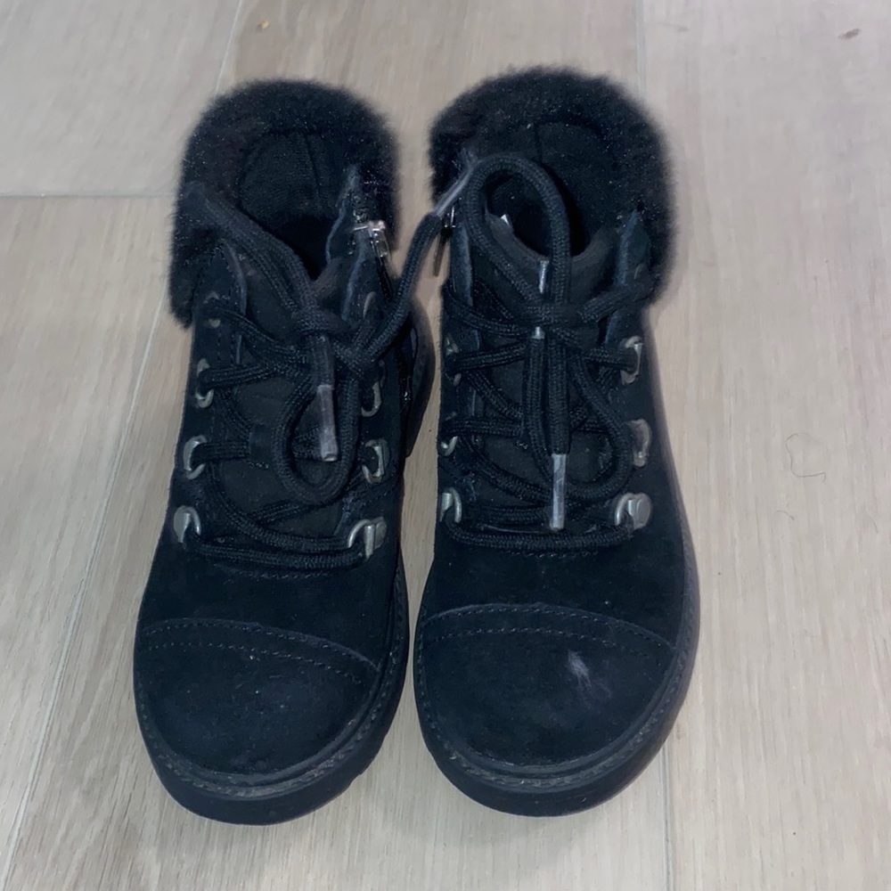 Gently used toddler uggs